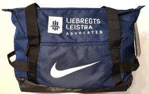 Logo op tas geborduurd