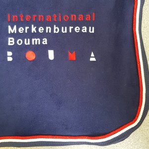 Paarden deken met geborduurd logo