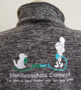 Hondenschool connect geborduurd