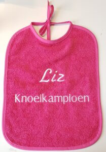 Liz knoeikampioen geborduurd op slab